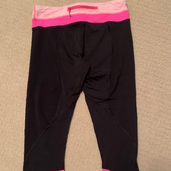 Lululemon Run Inspire Crop II Black/Pink Leggings - Picture 6 of 8